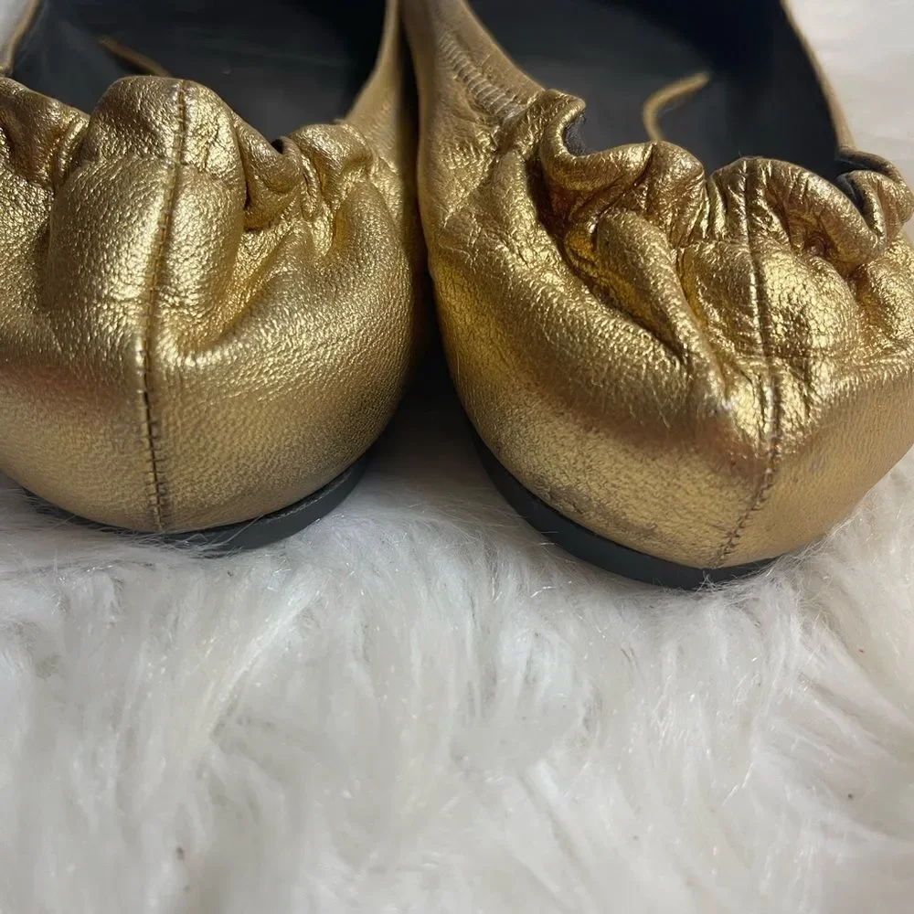 Tory Burch leather Gold slip on  flats round toe gold tone logo accent SZ9M
